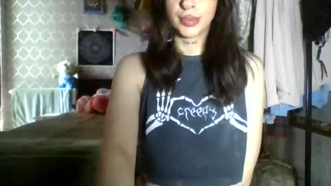 Snapshot of mia_meeeow chatting on 06-23-26, 11:08 Mia online show from 06-23-26, 11:08