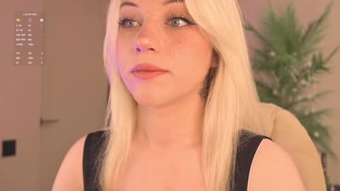 Snapshot of mia_milagros chatting on 12-17-25, 05:08 mia_milagros online show from 12-17-25, 05:08