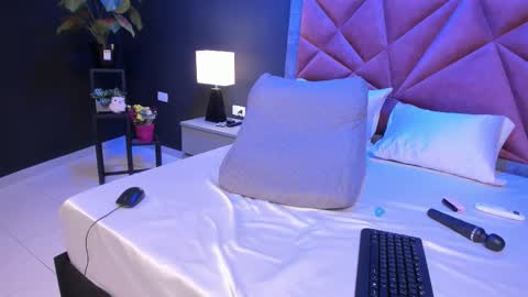 MIA  online show from 03-05-26, 07:54