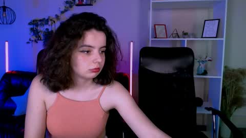 mia_mooon_ online show from 06-01-26, 08:27