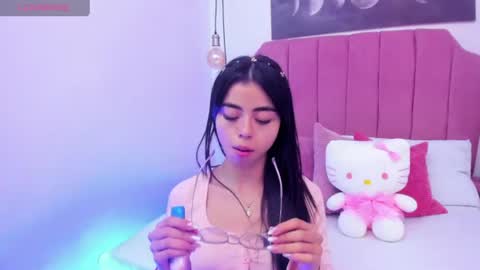 Snapshot of mia_naive chatting on 06-10-26, 12:15 Mia online show from 06-10-26, 12:15