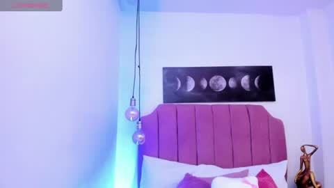 Snapshot of mia_naive chatting on 06-11-26, 11:41 Mia online show from 06-11-26, 11:41