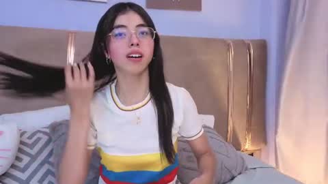 Snapshot of mia_naive chatting on 06-28-26, 12:38 Mia online show from 06-28-26, 12:38