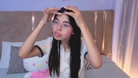 Snapshot of mia_naive chatting on 07-09-26, 11:58 Mia online show from 07-09-26, 11:58