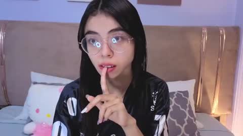 Snapshot of mia_naive chatting on 07-15-26, 12:10 Mia online show from 07-15-26, 12:10