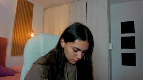 Mia Nevaeh - follow me online show from 01-12-25, 08:25