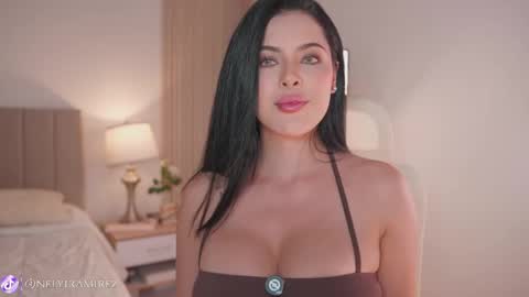 Instagram Nelyiramirez online show from 03-25-26, 04:07