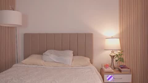 Snapshot of mia_paulina chatting on 07-09-26, 03:10 Instagram Nelyiramirez online show from 07-09-26, 03:10
