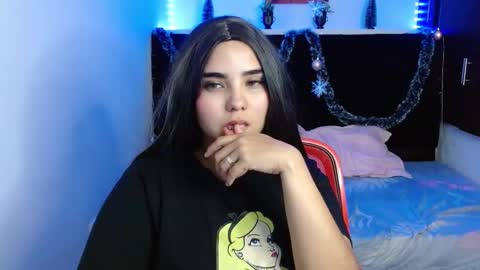 Snapshot of mia_peyton chatting on 12-30-24, 04:19 Mia online show from 12-30-24, 04:19