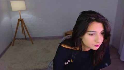 Snapshot of mia_purr chatting on 12-17-25, 02:56 Mia online show from 12-17-25, 02:56