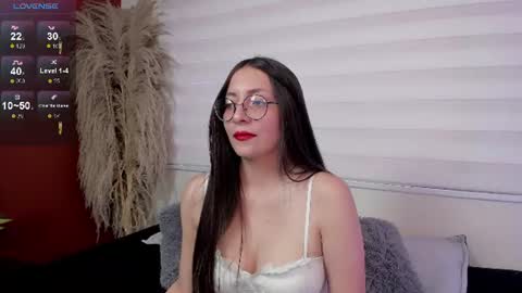 mia_quinn__ online show from 06-24-26, 07:35