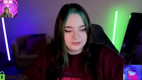 Mia online show from 03-07-26, 12:07