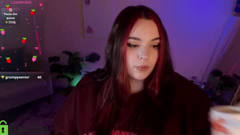 Mia online show from 04-12-26, 01:21