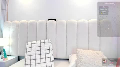 Snapshot of mia_rom chatting on 02-18-25, 12:39 Mia online show from 02-18-25, 12:39