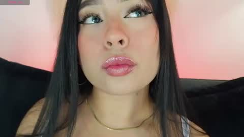 Mia online show from 07-16-26, 11:00