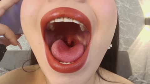 Mia Roux online show from 01-10-25, 10:57