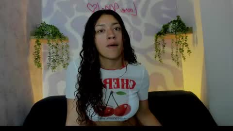 Mia . online show from 07-18-26, 11:47