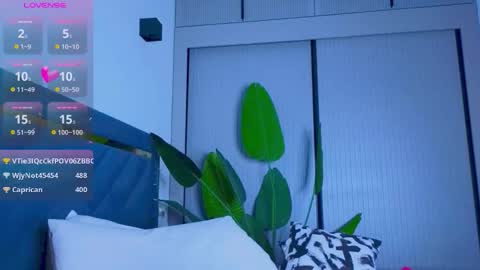 Mia online show from 09-16-25, 12:50