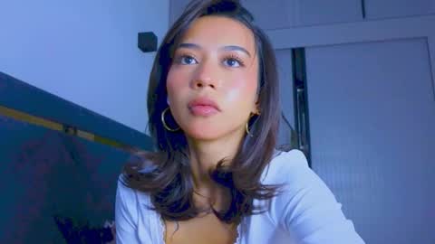 Mia online show from 09-21-25, 01:35