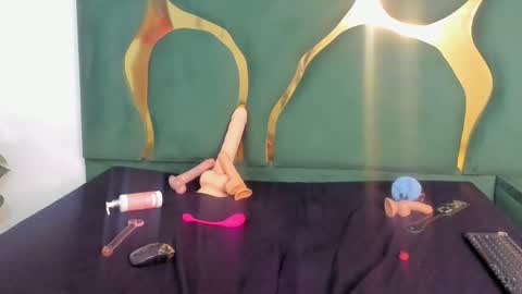 mia_skandark online show from 06-05-26, 06:52