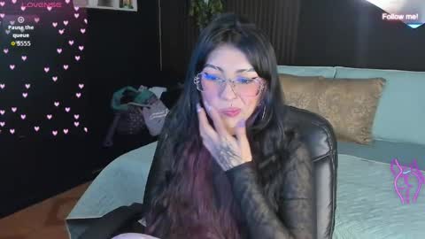 Snapshot of mia_smoke_ chatting on 05-31-26, 06:21 Mia online show from 05-31-26, 06:21