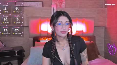 Snapshot of mia_smoke_ chatting on 07-16-26, 01:33 Mia online show from 07-16-26, 01:33