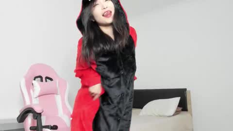 Snapshot of mia_soyun chatting on 11-05-25, 05:13 Your Soyun online show from 11-05-25, 05:13