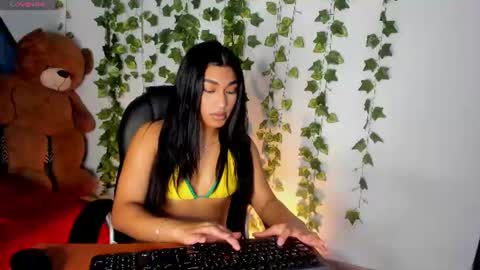 Mia online show from 06-18-26, 09:41