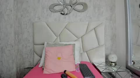 Snapshot of mia_tentacion__ chatting on 05-27-26, 10:07 mia_tentacion__ online show from 05-27-26, 10:07