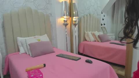 Snapshot of mia_tentacion__ chatting on 06-11-26, 03:37 mia_tentacion__ online show from 06-11-26, 03:37
