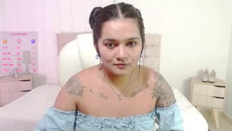 Mia  online show from 10-21-25, 11:27