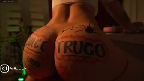 Mia online show from 10-31-25, 03:07