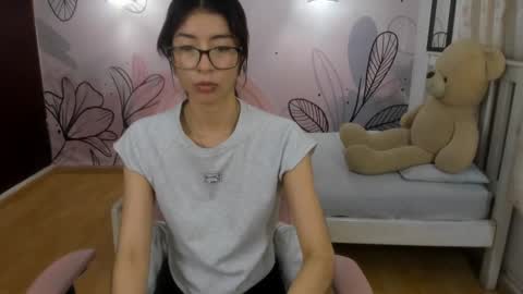 Mia Vanucci online show from 02-02-25, 06:04