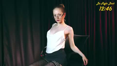 Mia online show from 11-30-25, 11:47