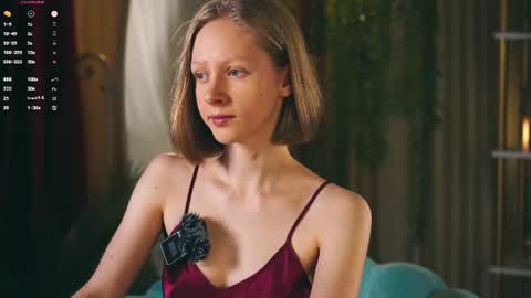 Snapshot of mia_vebes chatting on 06-12-26, 12:04 Mia online show from 06-12-26, 12:04