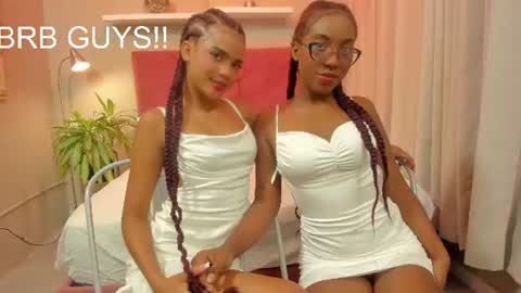 Snapshot of mia_velve chatting on 06-22-26, 11:40 Mia online show from 06-22-26, 11:40