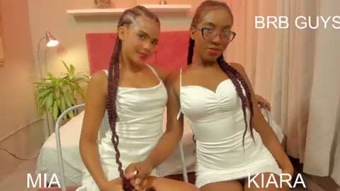 Snapshot of mia_velve chatting on 06-24-26, 11:42 Mia online show from 06-24-26, 11:42