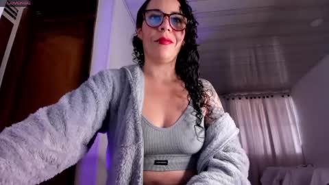 Snapshot of mia_velvet1 chatting on 06-03-26, 12:19 MIA online show from 06-03-26, 12:19