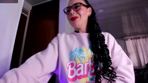 Snapshot of mia_velvet1 chatting on 07-17-26, 06:35 MIA online show from 07-17-26, 06:35