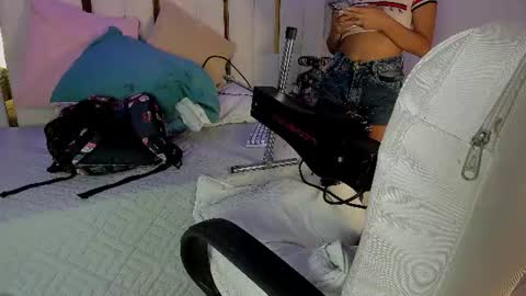 Snapshot of mia_vy chatting on 06-09-26, 03:07 mia_vy online show from 06-09-26, 03:07