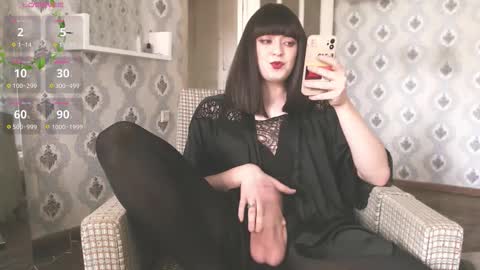 mia_wallase online show from 10-11-25, 04:27