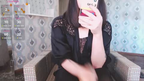 mia_wallase online show from 11-05-25, 10:48