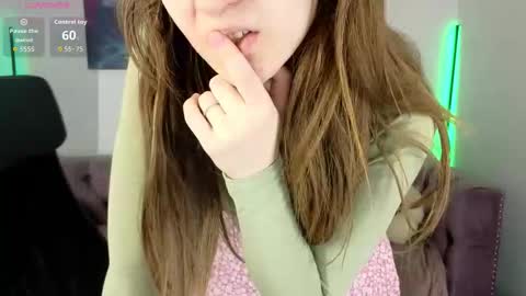 Mia online show from 02-25-26, 10:25