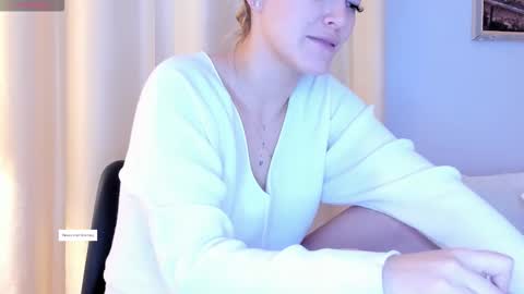 Mia White  online show from 12-15-25, 12:53