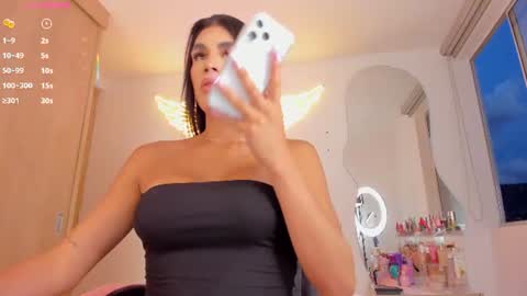 Snapshot of mia_yourmommy chatting on 06-21-26, 11:29 online show from 06-21-26, 11:29