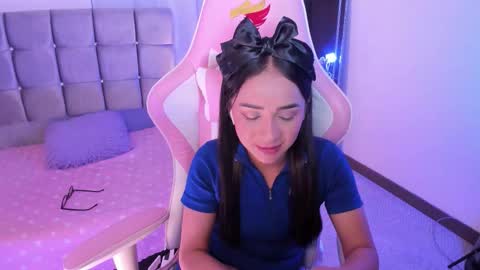 mia  nicolle online show from 09-22-25, 02:57