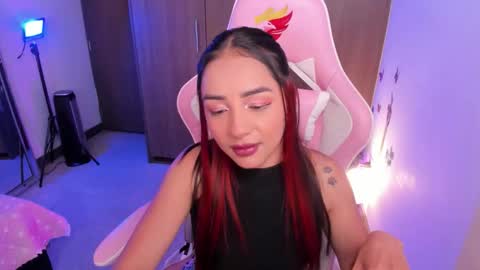 Snapshot of miaa_06 chatting on 01-06-26, 01:42 mia nicolle online show from 01-06-26, 01:42