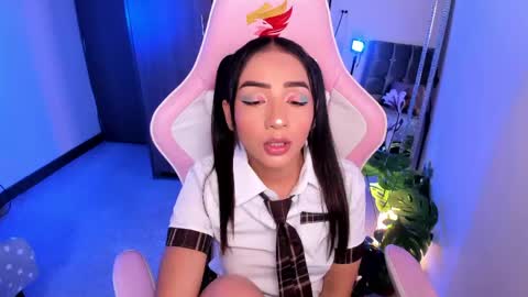Snapshot of miaa_06 chatting on 06-07-26, 01:10 mia nicolle online show from 06-07-26, 01:10