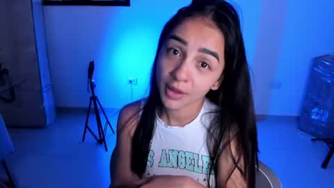Snapshot of miaa_06 chatting on 06-25-26, 10:25 mia nicolle online show from 06-25-26, 10:25