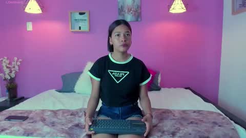 Mia Coleman online show from 11-04-25, 03:22